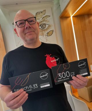 Je to tady!🎄 E-shop se začíná plnit nejen zážitky v podobě kurzů, ale také produkty kavárny 6,33! Na našem e-shopu najdete...